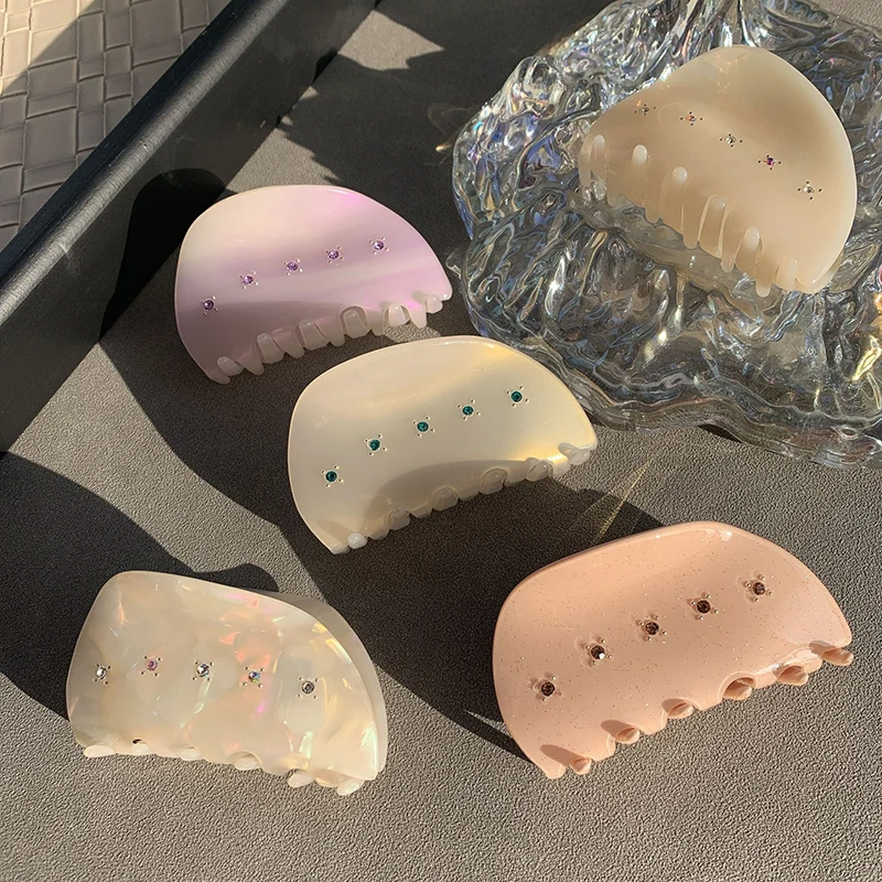 French Acetic Acid Rhinestones Hair Clip Claw Fashion 7.5CM Geometric Semicircle Shark Clip Hair Accessories For Woman Girls
French Acetic Acid Rhinestones Hair Clip Claw Fashion 7.5CM Geometric Semicircle Shark Clip Hair Accessories For Woman Girls