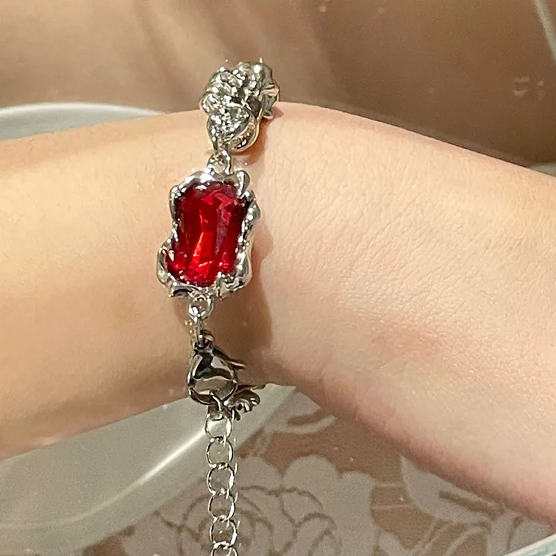 New Silver Color Ruby Bracelet for Women Couple Vintage Fashion Personality Red Zircon Long Tassel Birthday Party Jewelry Gifts
New Silver Color Ruby Bracelet for Women Couple Vintage Fashion Personality Red Zircon Long Tassel Birthday Party Jewelry Gifts