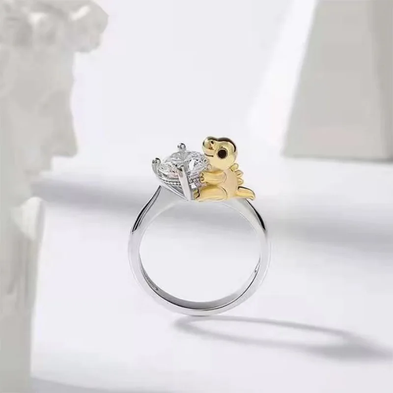 2023 Woman Rings Korean Fashion Gothic Cartoon Little Dinosaur Simple Geometric Adjustable Zircon Gold Jewelry Engagement Ring
2023 Woman Rings Korean Fashion Gothic Cartoon Little Dinosaur Simple Geometric Adjustable Zircon Gold Jewelry Engagement Ring