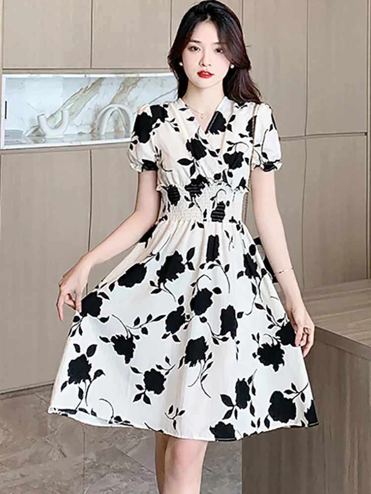 Женское платье с пышными рукавами, Белое Облегающее платье средней длины с V-образным вырезом и цветочным принтом в Корейском стиле, лето 2023
Женское платье с пышными рукавами, Белое Облегающее платье средней длины с V-образным вырезом и цветочным принтом в Корейском стиле, лето 2023