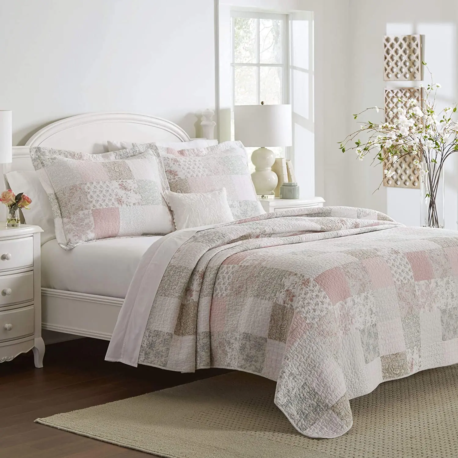 King Quilt Set,Cotton Reversible Bedding with Matching Shams,Home Decor Ideal for All Seasons (Celina Patchwork Pink/Sage, King)
King Quilt Set,Cotton Reversible Bedding with Matching Shams,Home Decor Ideal for All Seasons (Celina Patchwork Pink/Sage, King)