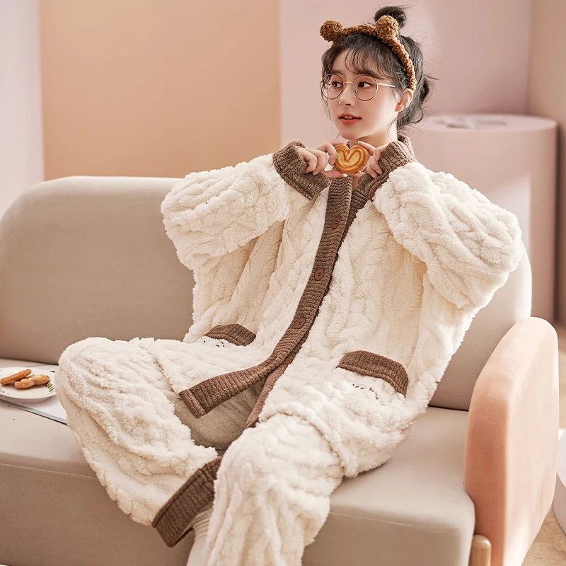 Autumn Winter Warm Flannel Cartoon Smiling Bear Cute Pajamas Sets For Women Thick Coral Velvet Warm Homewear Cardigan Sleepwear
Autumn Winter Warm Flannel Cartoon Smiling Bear Cute Pajamas Sets For Women Thick Coral Velvet Warm Homewear Cardigan Sleepwear