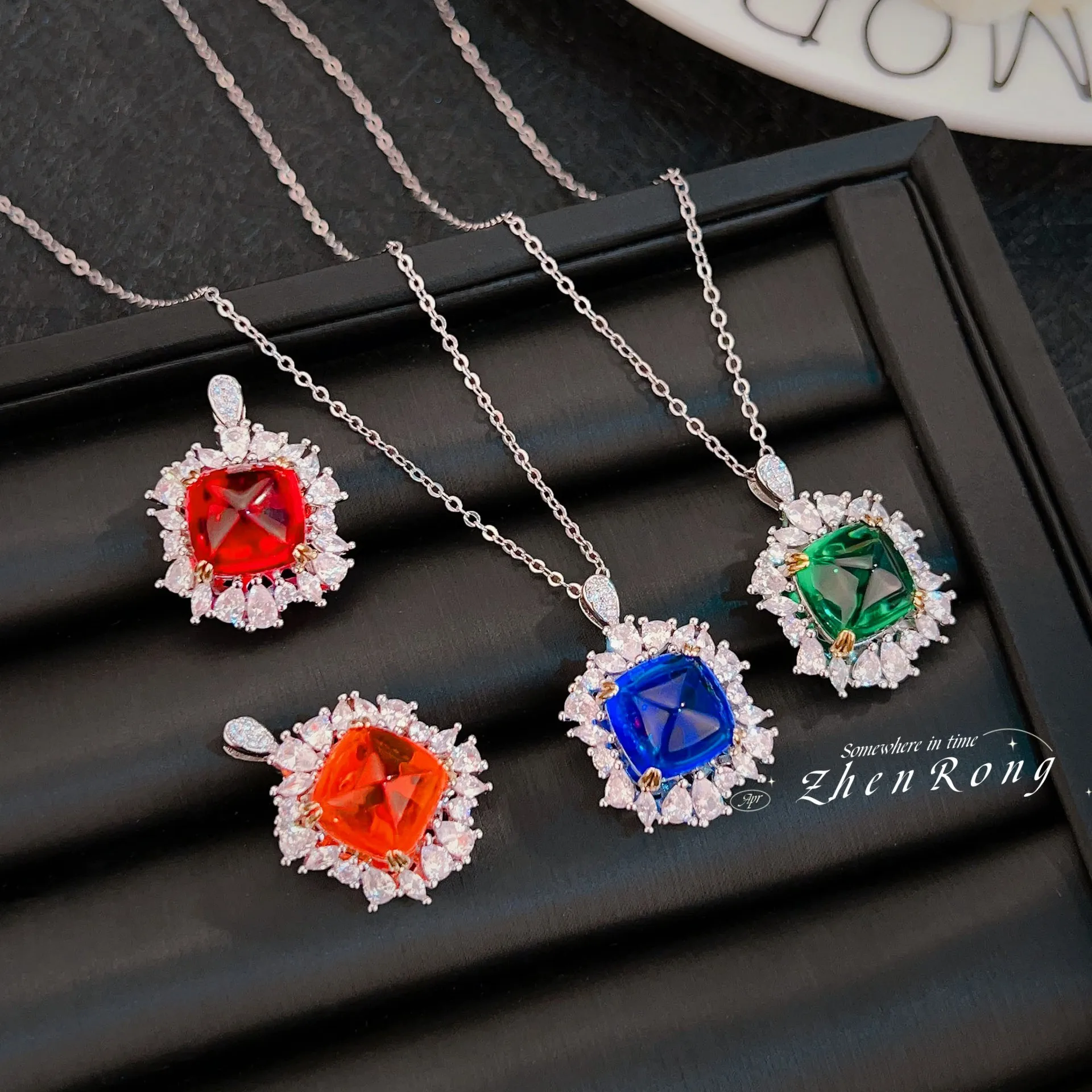 Foydjew Vintage Medieval Style Sugar Tower Multicolor Crystal Pendant Necklaces For Women Fashion Silver Color Exquisite Jewelry
Foydjew Vintage Medieval Style Sugar Tower Multicolor Crystal Pendant Necklaces For Women Fashion Silver Color Exquisite Jewelry