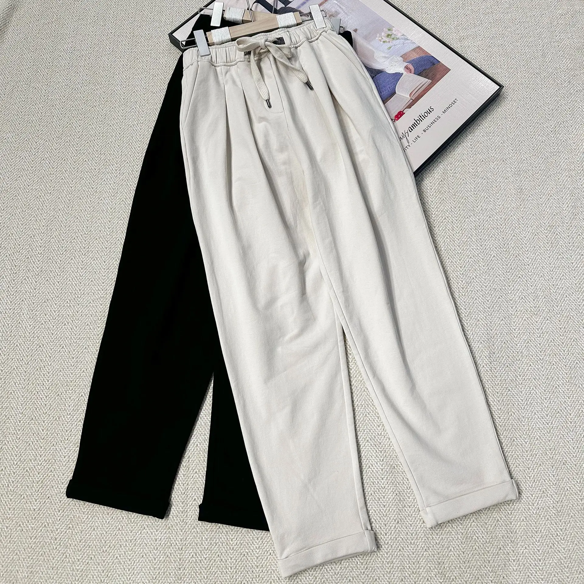Women Beading Chain Casual Trousers Solid Color 2023 Autumn Female Elastic Waist Long Pants
Women Beading Chain Casual Trousers Solid Color 2023 Autumn Female Elastic Waist Long Pants