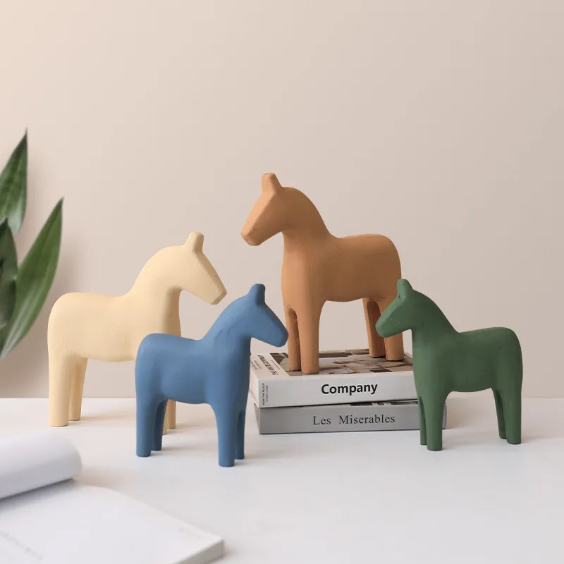 Creative solid color small wooden horse sculpture decoration living room desktop animal statue decoration home decoration desk
Creative solid color small wooden horse sculpture decoration living room desktop animal statue decoration home decoration desk