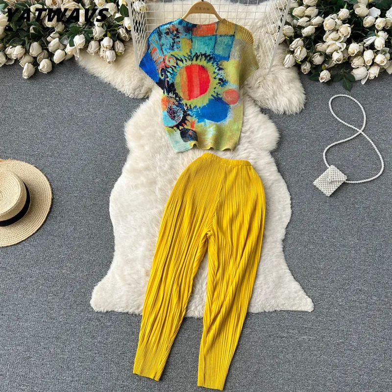 Luxury Summer Pleated Two Piece Set Fashion Turtleneck Vintage Print Stretchy Casual Top+Pencil Pants Suit Runway Women Clothes
Luxury Summer Pleated Two Piece Set Fashion Turtleneck Vintage Print Stretchy Casual Top+Pencil Pants Suit Runway Women Clothes