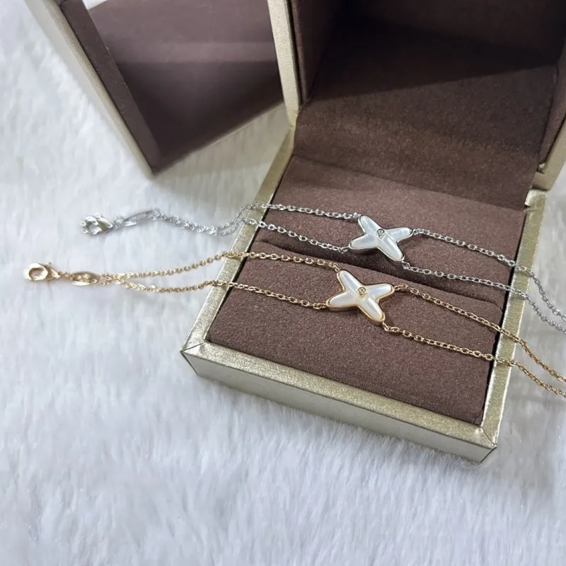 Shangjia Cross Natural White Fritillaria Bracelet Rose Gold Colorless Fashion Light Luxury Forked Women's Bracelet
Shangjia Cross Natural White Fritillaria Bracelet Rose Gold Colorless Fashion Light Luxury Forked Women's Bracelet