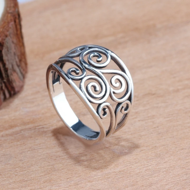 Vintage Silver Color Cutout Pattern Symbol Rings for Women Engagement Ring Sweet Romantic High-Quality Alloy Ladies Jewellery
Vintage Silver Color Cutout Pattern Symbol Rings for Women Engagement Ring Sweet Romantic High-Quality Alloy Ladies Jewellery