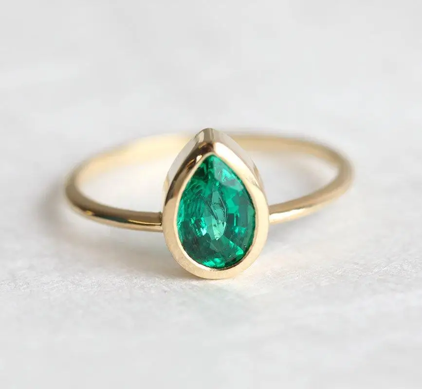 Emerald Green Gems Ring 0.5 Carat Pear Cut 14K 18K Yellow Gold for Woman Engagement Gift
Emerald Green Gems Ring 0.5 Carat Pear Cut 14K 18K Yellow Gold for Woman Engagement Gift