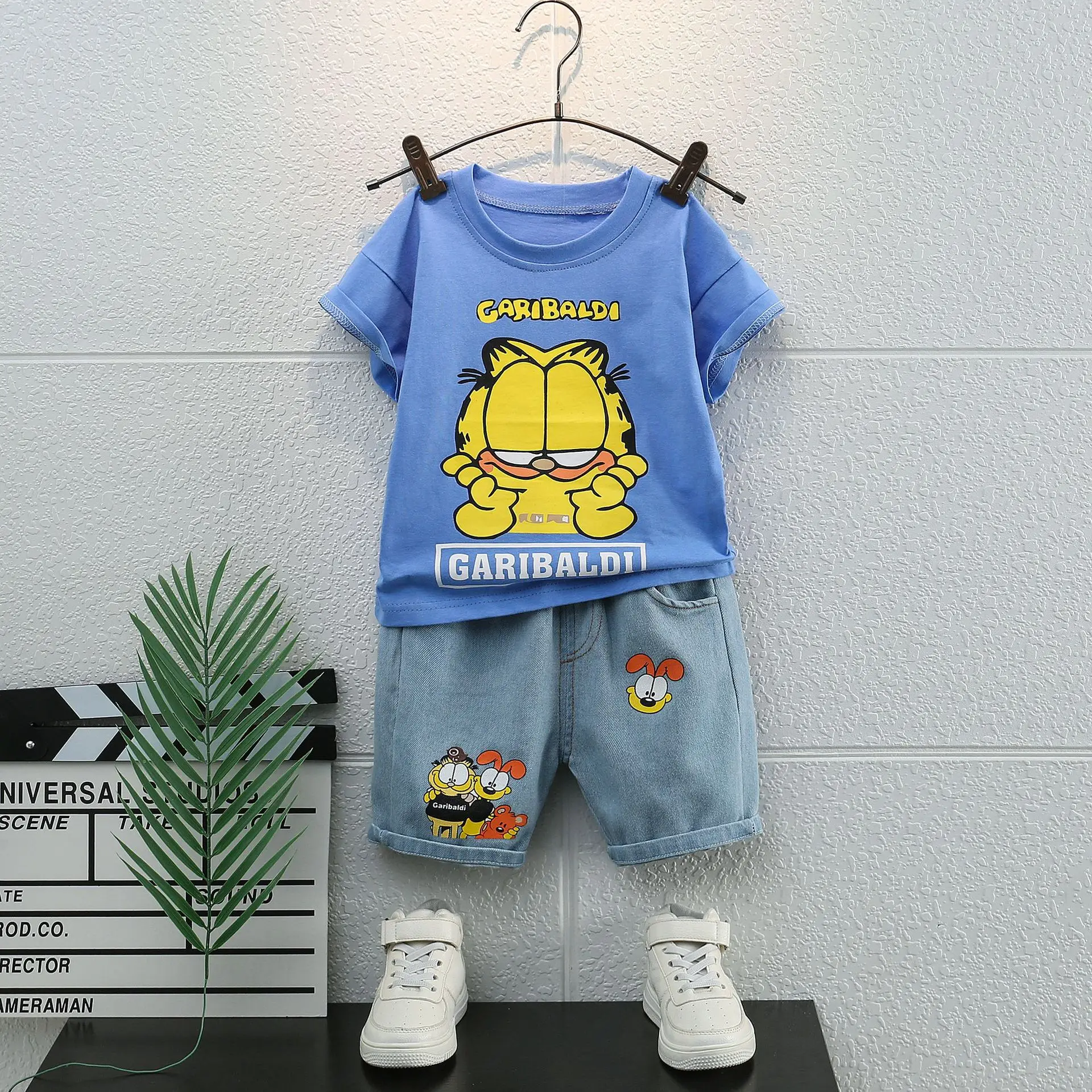 Одежда для маленьких мальчиков, мультяшный Милый Летний повседневный комплект одежды, хлопковая детская одежда с коротким рукавом, корейск...
Одежда для маленьких мальчиков, мультяшный Милый Летний повседневный комплект одежды, хлопковая детская одежда с коротким рукавом, корейск...