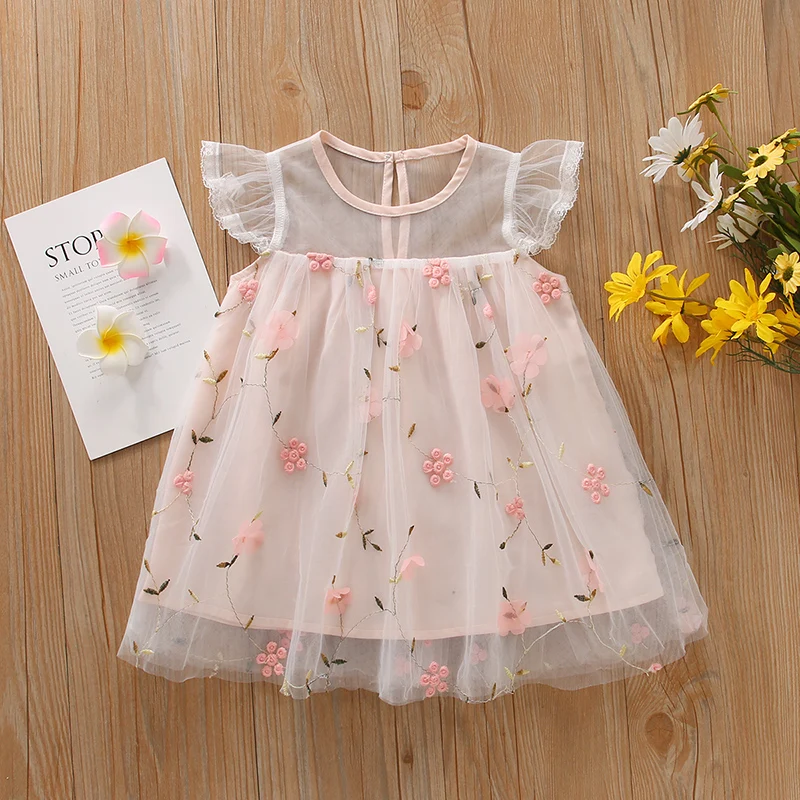 High Quality Summer Girls Sweet Branch Flower Embroidered Yarn Fly Sleeves Pink Princess Dress
High Quality Summer Girls Sweet Branch Flower Embroidered Yarn Fly Sleeves Pink Princess Dress