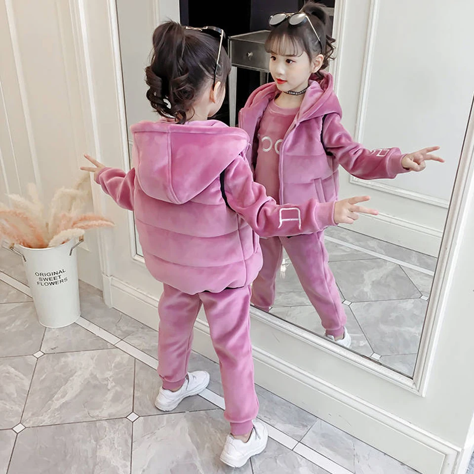 Winter Girls' Sports Suit Children's Thickened Warm Sweater Children's Plus Velvet Sportswear Vest 3-piece Set 4-12 Years Old
Winter Girls' Sports Suit Children's Thickened Warm Sweater Children's Plus Velvet Sportswear Vest 3-piece Set 4-12 Years Old