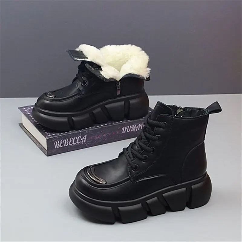 Women'S Winter Anti-Skid Snow Boots, Leather And Fur Integrated Plush And Thick Soled Short Boots, Warm Martin Boots
Women'S Winter Anti-Skid Snow Boots, Leather And Fur Integrated Plush And Thick Soled Short Boots, Warm Martin Boots