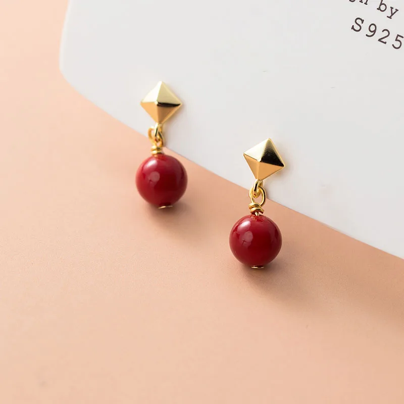 HMES Real S925 Silver Fashion Simple Woman Earrings Diamond Red Imitation Pearl Pendant Exquisite Earrings Party Wedding Jewelry
HMES Real S925 Silver Fashion Simple Woman Earrings Diamond Red Imitation Pearl Pendant Exquisite Earrings Party Wedding Jewelry
