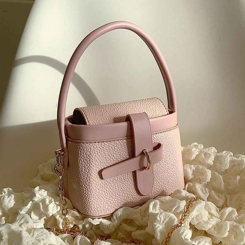 Mini Hard box Tote Bucket bag 2022 New High-quality PU Leather Women's Designer Handbag Luxury brand Shoulder Messenger Bag
Mini Hard box Tote Bucket bag 2022 New High-quality PU Leather Women's Designer Handbag Luxury brand Shoulder Messenger Bag