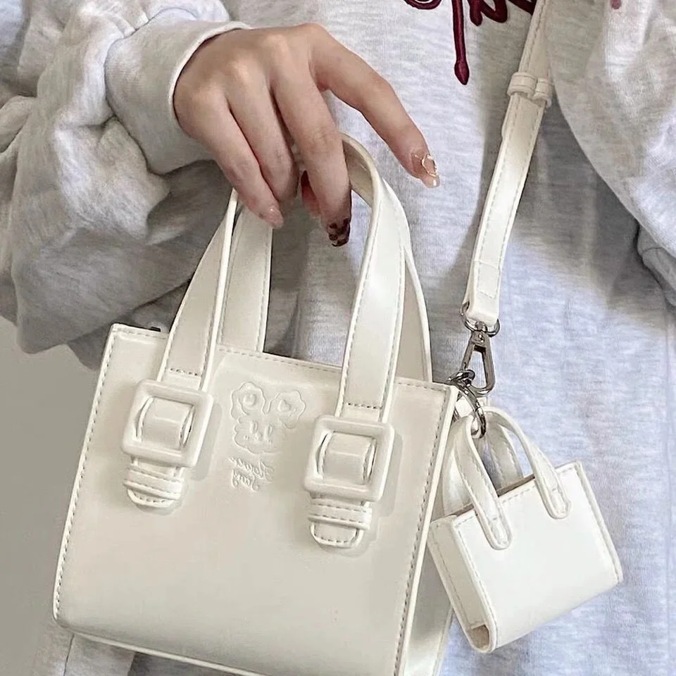 Fashion PU Bolso Mujer Kawaii Brown Hand Bags Femme Casual Cartoon Print Women's Bag 2022 Trend Japanese Style Shoulder Bag
Fashion PU Bolso Mujer Kawaii Brown Hand Bags Femme Casual Cartoon Print Women's Bag 2022 Trend Japanese Style Shoulder Bag