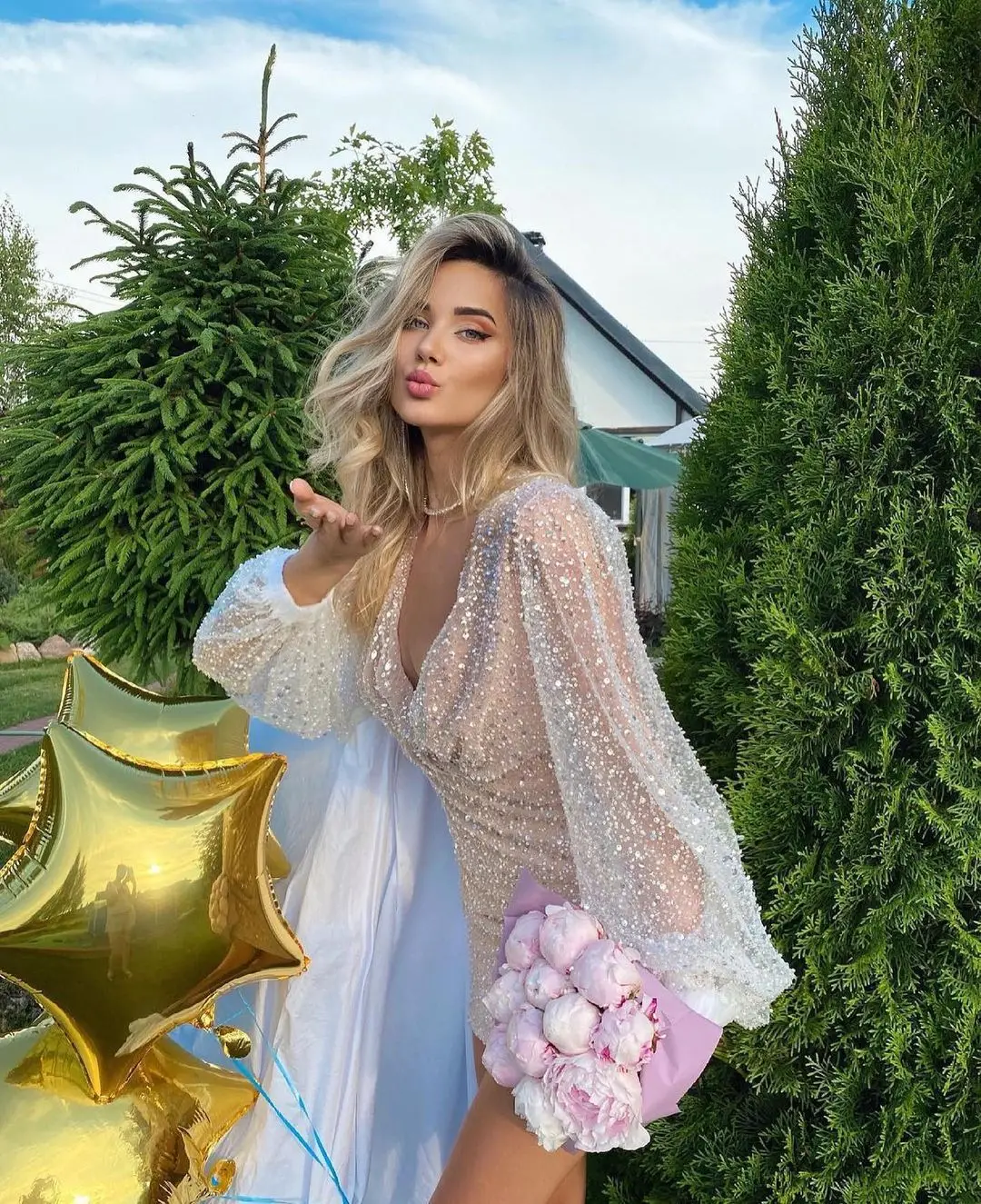 BAZIIINGAAA Sexy Evening Dress 2022 New V-neck Beach Lace Tulle Perspective Knee-length Dress Party Dresse Robe De Soirée Femme
BAZIIINGAAA Sexy Evening Dress 2022 New V-neck Beach Lace Tulle Perspective Knee-length Dress Party Dresse Robe De Soirée Femme
