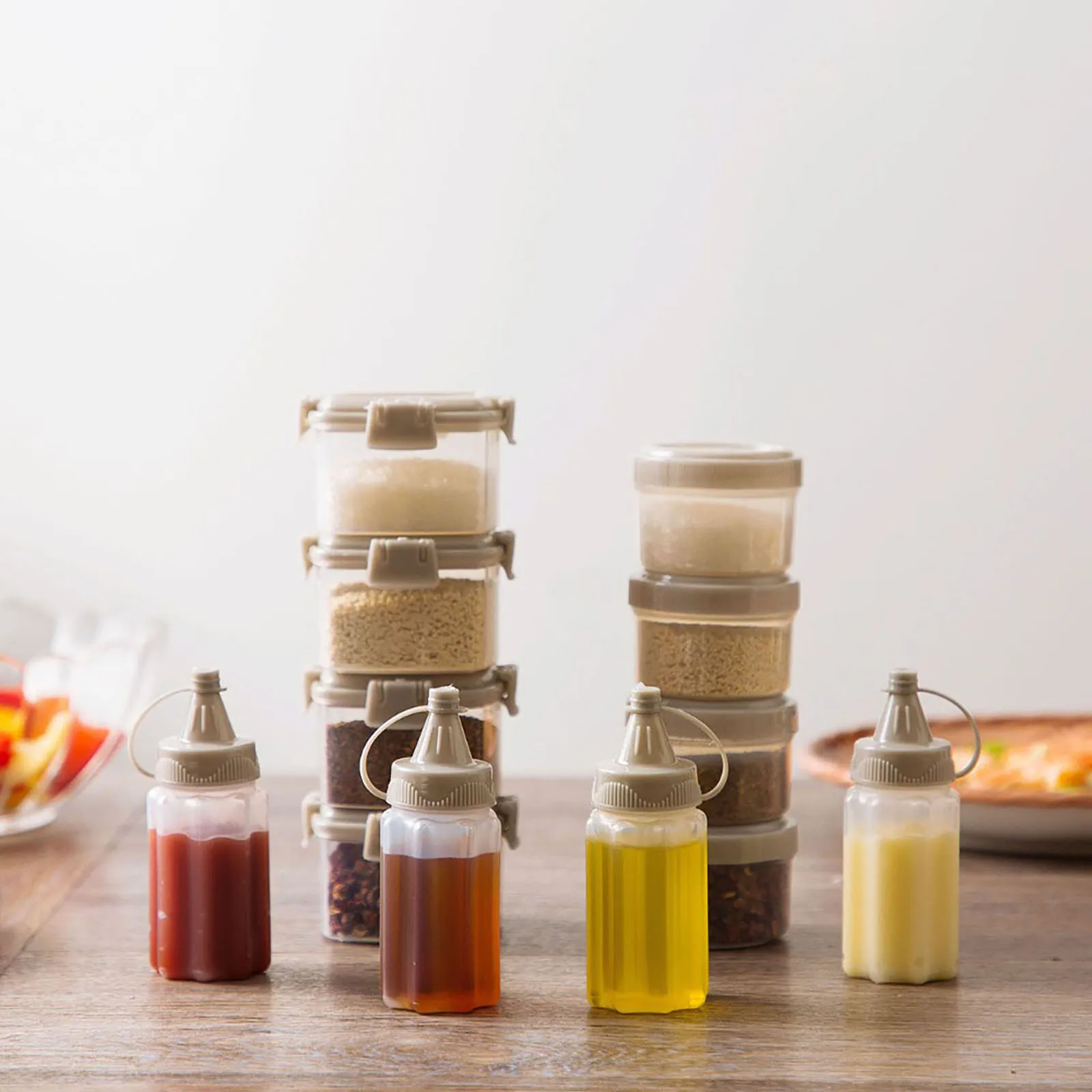 4PCS/Set Portable Mini Sauce Seasoning Box Dispenser Transparent Spices Bottle with Lid Salt Spice Jar Sauce Squeeze Bottle
4PCS/Set Portable Mini Sauce Seasoning Box Dispenser Transparent Spices Bottle with Lid Salt Spice Jar Sauce Squeeze Bottle