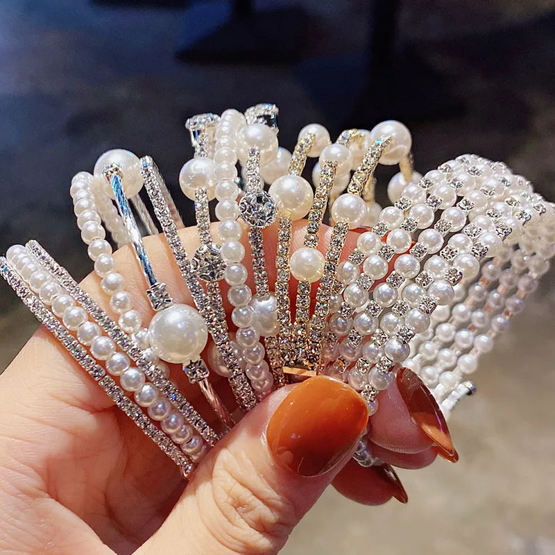 2022 New Luxury Pearls Rhinestone Multi-layer Classic Bracelet for Women Lady Elegant Hand Chain Charm Bracelet Trend Jewelry
2022 New Luxury Pearls Rhinestone Multi-layer Classic Bracelet for Women Lady Elegant Hand Chain Charm Bracelet Trend Jewelry