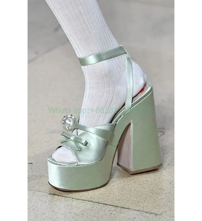 Satin Chunky High heel Slingback Buckle Sandals Women Platform Crystal Bow Peep Toe Sandals 2023 Design Lady Luxury Shoes
Satin Chunky High heel Slingback Buckle Sandals Women Platform Crystal Bow Peep Toe Sandals 2023 Design Lady Luxury Shoes