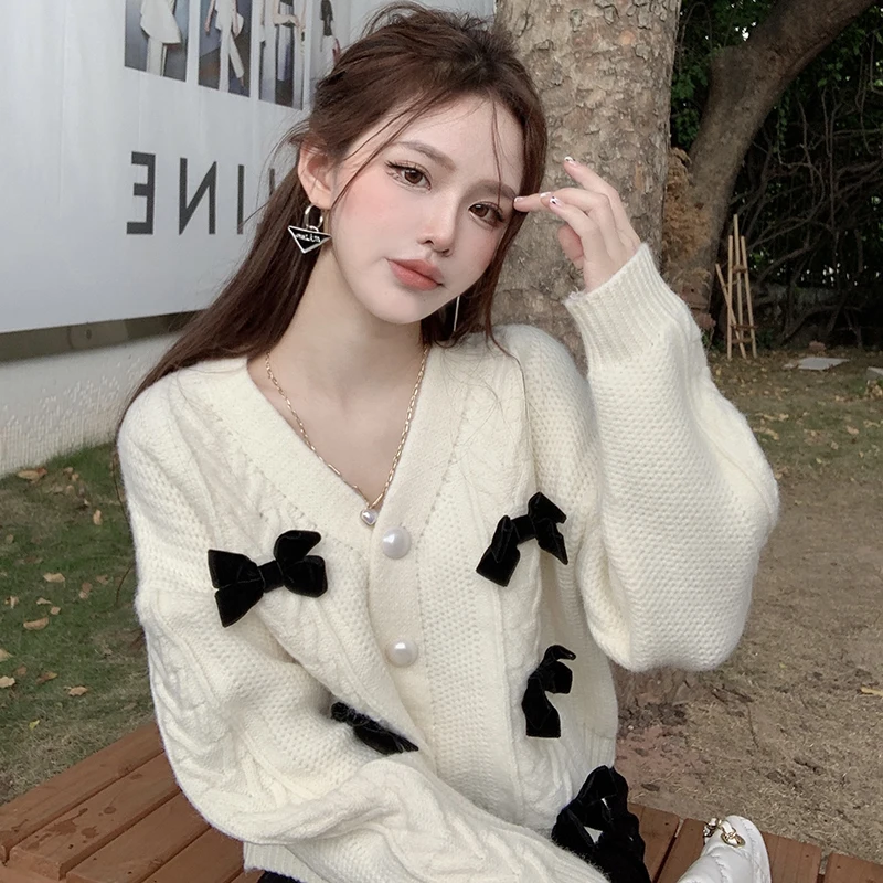 Cardigan Bowknot Sweater Women Autumn Winter Loose V-neck Twist Coat Short Ladies Top Korean Fashion Vintage Sueter Mujer 590J
Cardigan Bowknot Sweater Women Autumn Winter Loose V-neck Twist Coat Short Ladies Top Korean Fashion Vintage Sueter Mujer 590J
