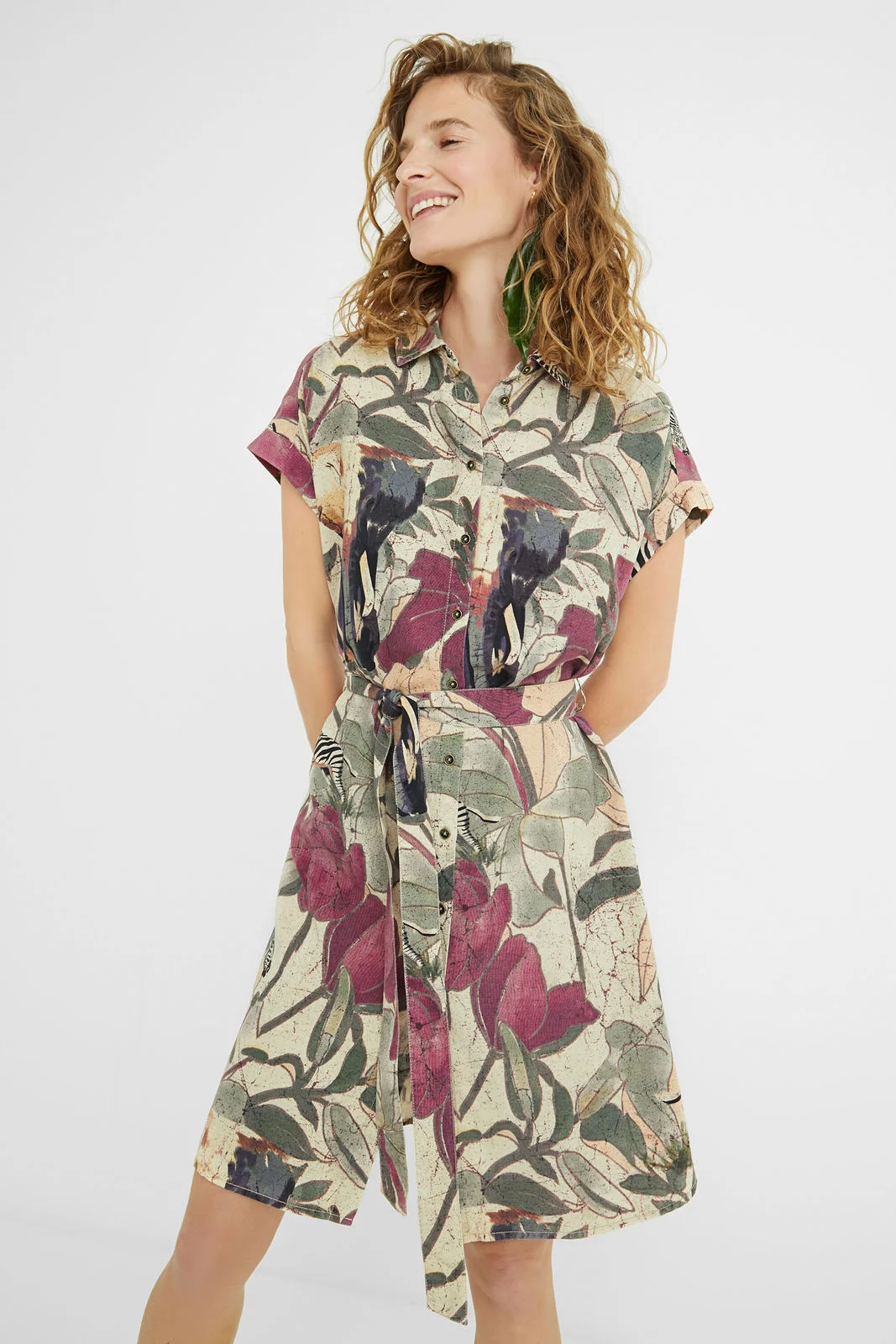 2022 new Spanish desigual fashion Shirt-collar printed dress with short sleeves and loose belt
2022 new Spanish desigual fashion Shirt-collar printed dress with short sleeves and loose belt