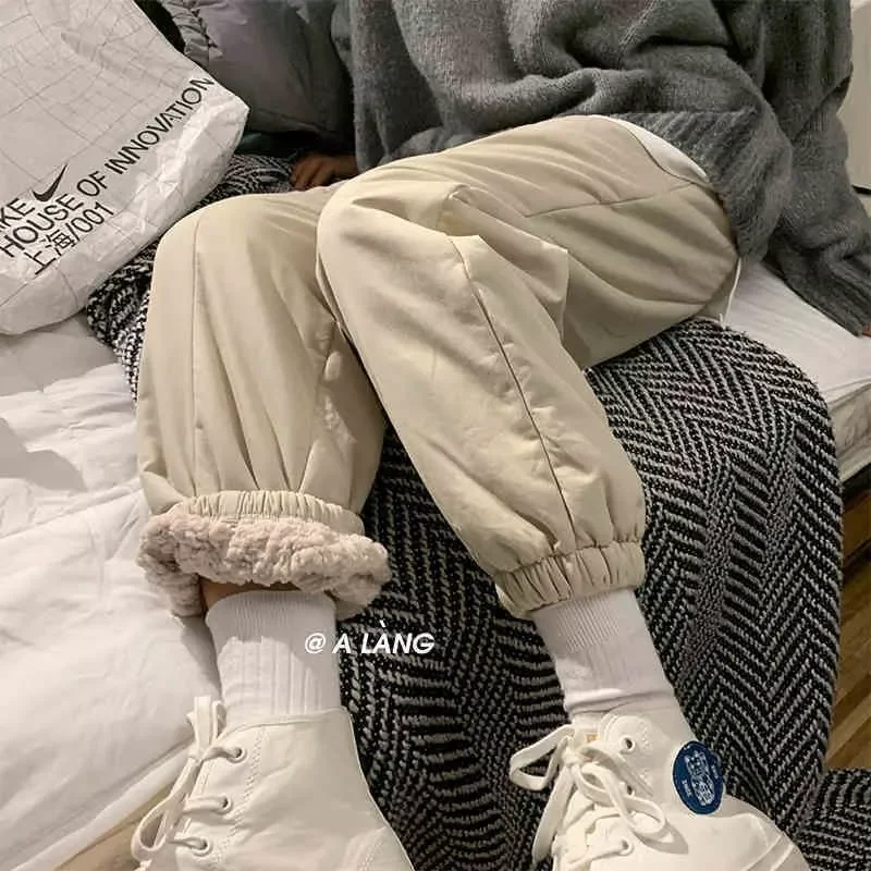 Lamb plush trousers for men women thickened outer wear plus velvet warmth casual pants winter warm loose sports trousers unisex
Lamb plush trousers for men women thickened outer wear plus velvet warmth casual pants winter warm loose sports trousers unisex