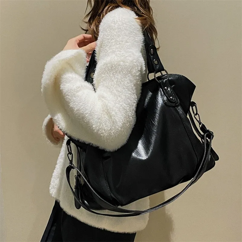 Autumn New Shoulder Tote Women's Bag Soft Side Casual Large Capacity Fashion Underarm Bucket Pu Leather Retro Crossbody Casual
Autumn New Shoulder Tote Women's Bag Soft Side Casual Large Capacity Fashion Underarm Bucket Pu Leather Retro Crossbody Casual