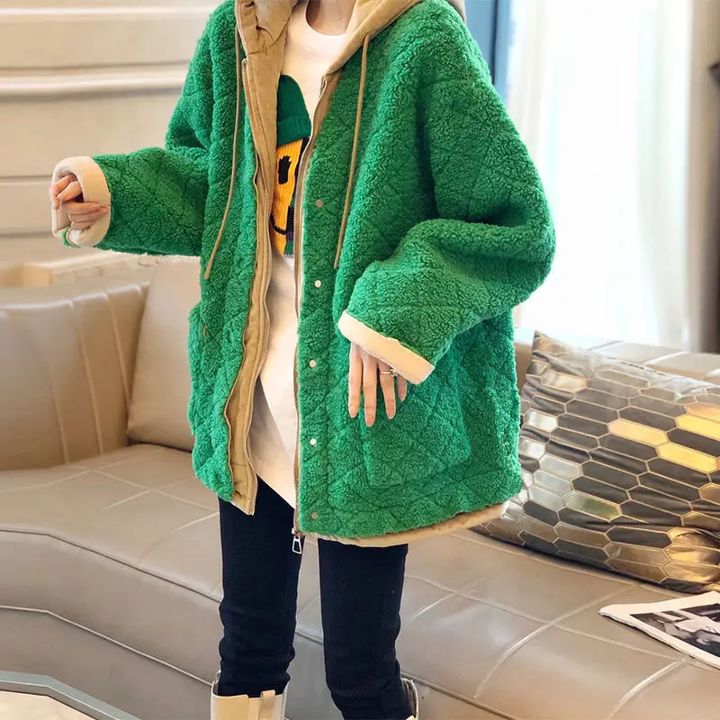 Korean Version of Loose Lamb Wool Faux Fur Small Imitation Fur Coat Female Short Thick Plush Lightweight Fluffy Thick Coat D22
Korean Version of Loose Lamb Wool Faux Fur Small Imitation Fur Coat Female Short Thick Plush Lightweight Fluffy Thick Coat D22