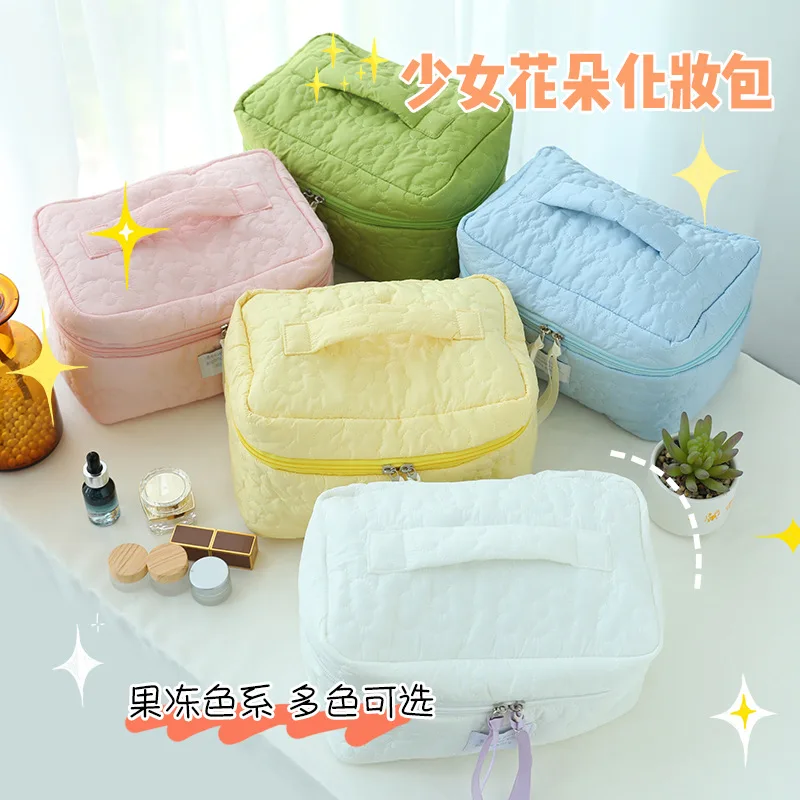 New large capacity candy cute storage bag travel portable soft flowers hand makeup bag women
New large capacity candy cute storage bag travel portable soft flowers hand makeup bag women