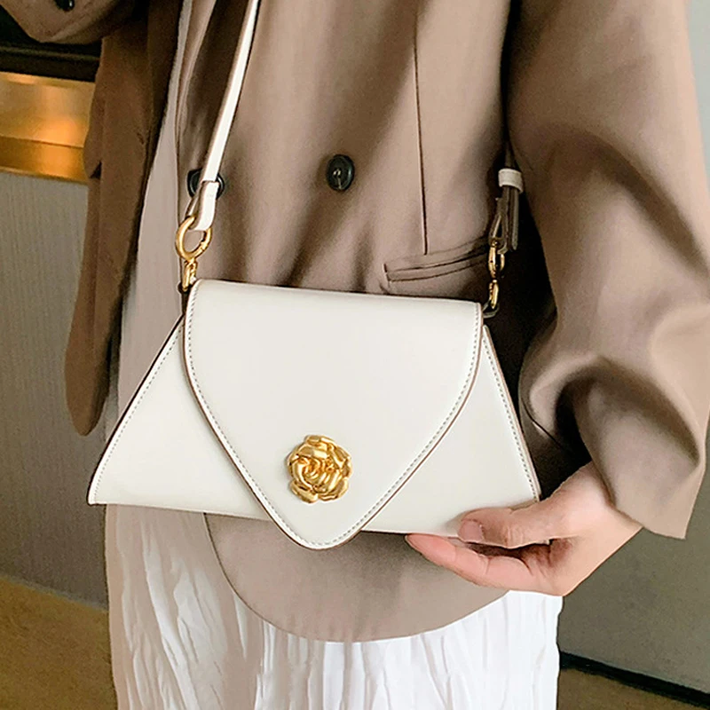 High-quality Bag Women's 2022 Spring New Niche Design Chian Shoulder Messenger Dumpling Camellia Exquisite Daily Office Work
High-quality Bag Women's 2022 Spring New Niche Design Chian Shoulder Messenger Dumpling Camellia Exquisite Daily Office Work