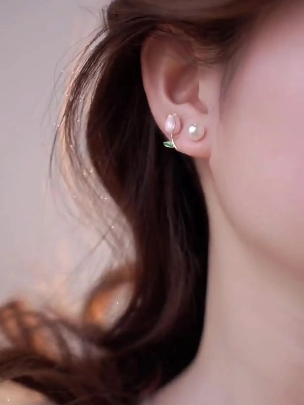Niche design tulip pearl earrings earrings earrings women's summer 2022 new fashion high-quality Earrings
Niche design tulip pearl earrings earrings earrings women's summer 2022 new fashion high-quality Earrings