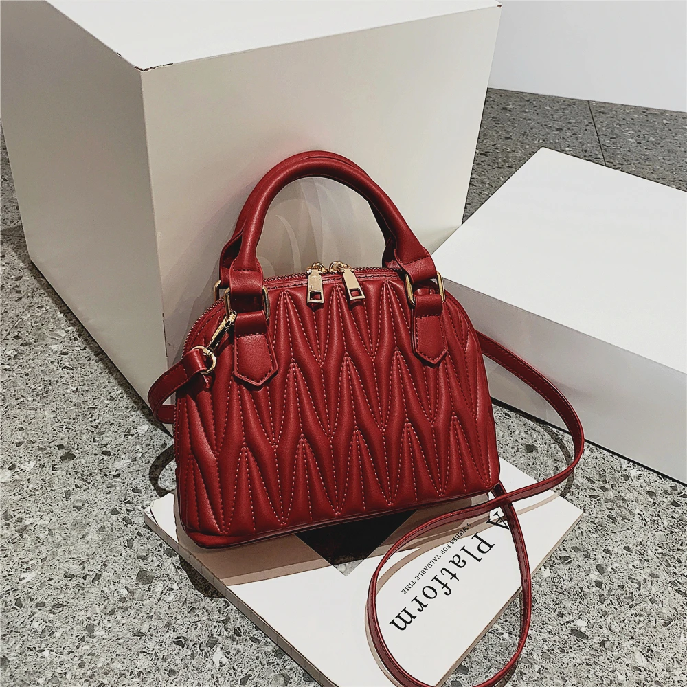 Fashion Brand Quilted Shell Shoulder Bags Luxury Designer Handbags Small Women New 2022 Trend Pleated Ladies Crossbody Tote
Fashion Brand Quilted Shell Shoulder Bags Luxury Designer Handbags Small Women New 2022 Trend Pleated Ladies Crossbody Tote