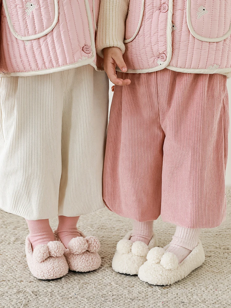 Children's Winter Clothing Korean Versatile Casual Leggings Boys Girls Solid Color Plush Pants Baby Warm Pants
Children's Winter Clothing Korean Versatile Casual Leggings Boys Girls Solid Color Plush Pants Baby Warm Pants