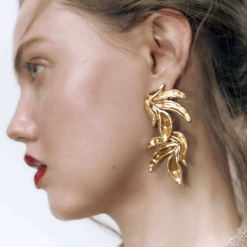 Metal Leaf Geometric Earrings Women's Exaggerated Vintage Classic Dangle Earrings Banquet Jewelry Accessories Birthday Present
Metal Leaf Geometric Earrings Women's Exaggerated Vintage Classic Dangle Earrings Banquet Jewelry Accessories Birthday Present
