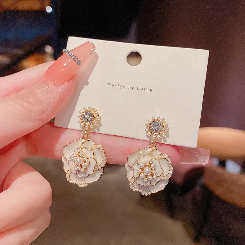 Korean Fashion Personality Camellia S925 Silver Needle Earrings Female Temperament Exquisite Earrings
Korean Fashion Personality Camellia S925 Silver Needle Earrings Female Temperament Exquisite Earrings