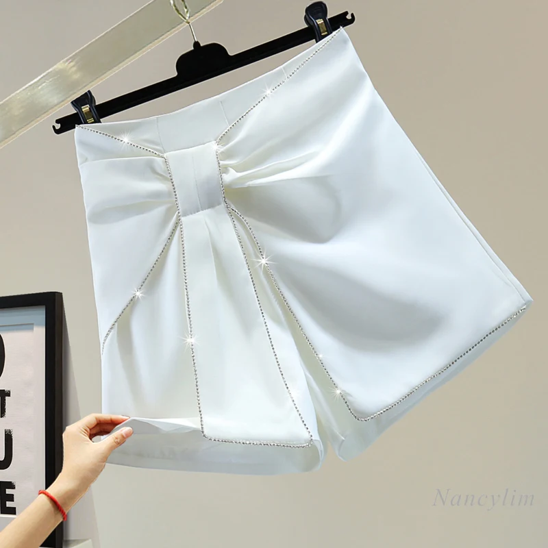 High Waist A- Line Wide Leg Shorts Women 2022 Summer Korean Style Diamond-Embedded Pure Color Casual Ladies Outfits White Black
High Waist A- Line Wide Leg Shorts Women 2022 Summer Korean Style Diamond-Embedded Pure Color Casual Ladies Outfits White Black