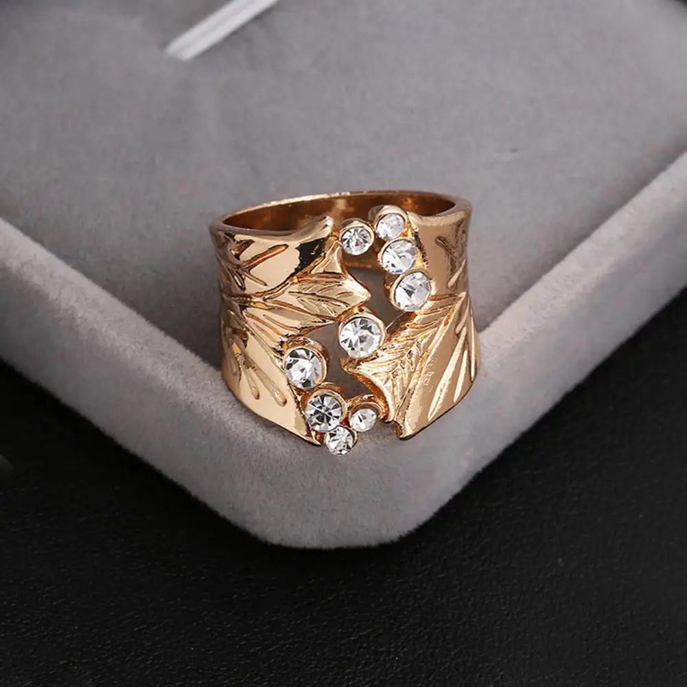 Wide Women Finger Ring Rhinestone Decor Flower Shape Hollow Out Finger Decoration Golden Color Lady Ring Jewelry Accessories
Wide Women Finger Ring Rhinestone Decor Flower Shape Hollow Out Finger Decoration Golden Color Lady Ring Jewelry Accessories