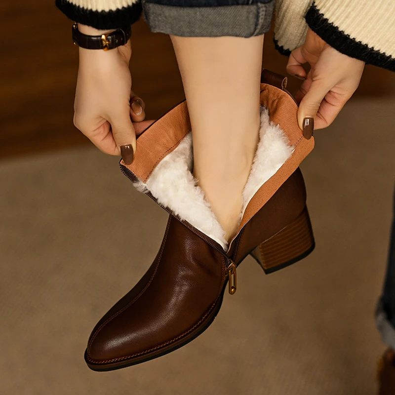 

Элегантные женские зимние ботинки с теплым мехом на толстом квадратном каблуке 5 см базовые ботильоны из воловьей кожи ботинки с молнией сбоку обувь из натуральной шерсти