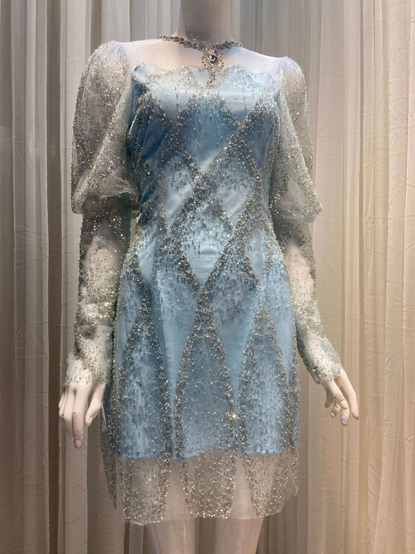 2022 Women Dresses Mini Long Sleeve Luxury Brand Design Party Club Robes Vestidos Diamonds Beading Fashion Korean Lady Clothes
2022 Women Dresses Mini Long Sleeve Luxury Brand Design Party Club Robes Vestidos Diamonds Beading Fashion Korean Lady Clothes
