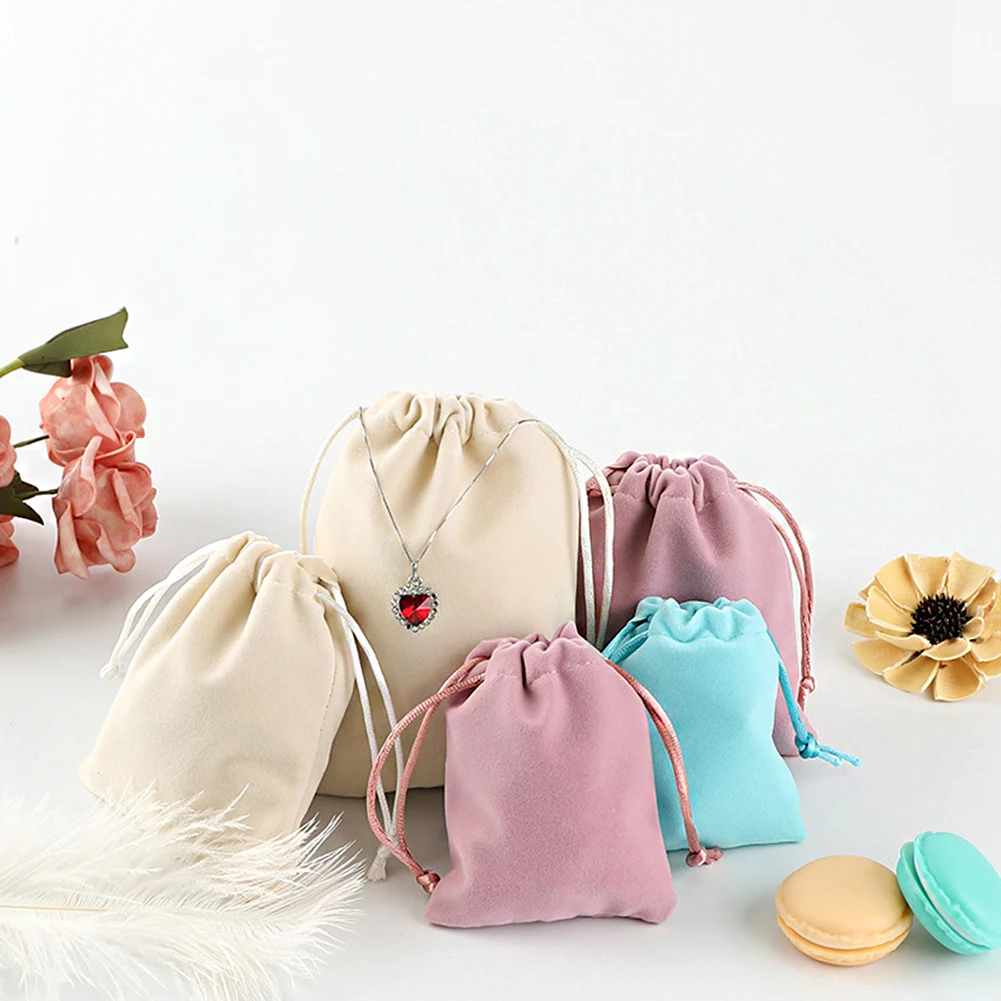1Pcs 7x9cm Colorful Velvet bag Jewelry Packing Velvet Drawstring Pouches Gift Bags Bag For Wedding Christmas Gift Pouches bags
1Pcs 7x9cm Colorful Velvet bag Jewelry Packing Velvet Drawstring Pouches Gift Bags Bag For Wedding Christmas Gift Pouches bags