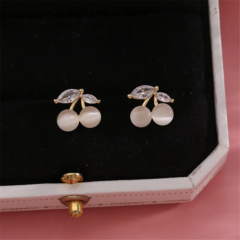 Модные корейские серьги-гвоздики с опалом и вишней для женщин и девушек, модные ювелирные изделия для вечеринки и свадьбы, подарок eh874
Модные корейские серьги-гвоздики с опалом и вишней для женщин и девушек, модные ювелирные изделия для вечеринки и свадьбы, подарок eh874