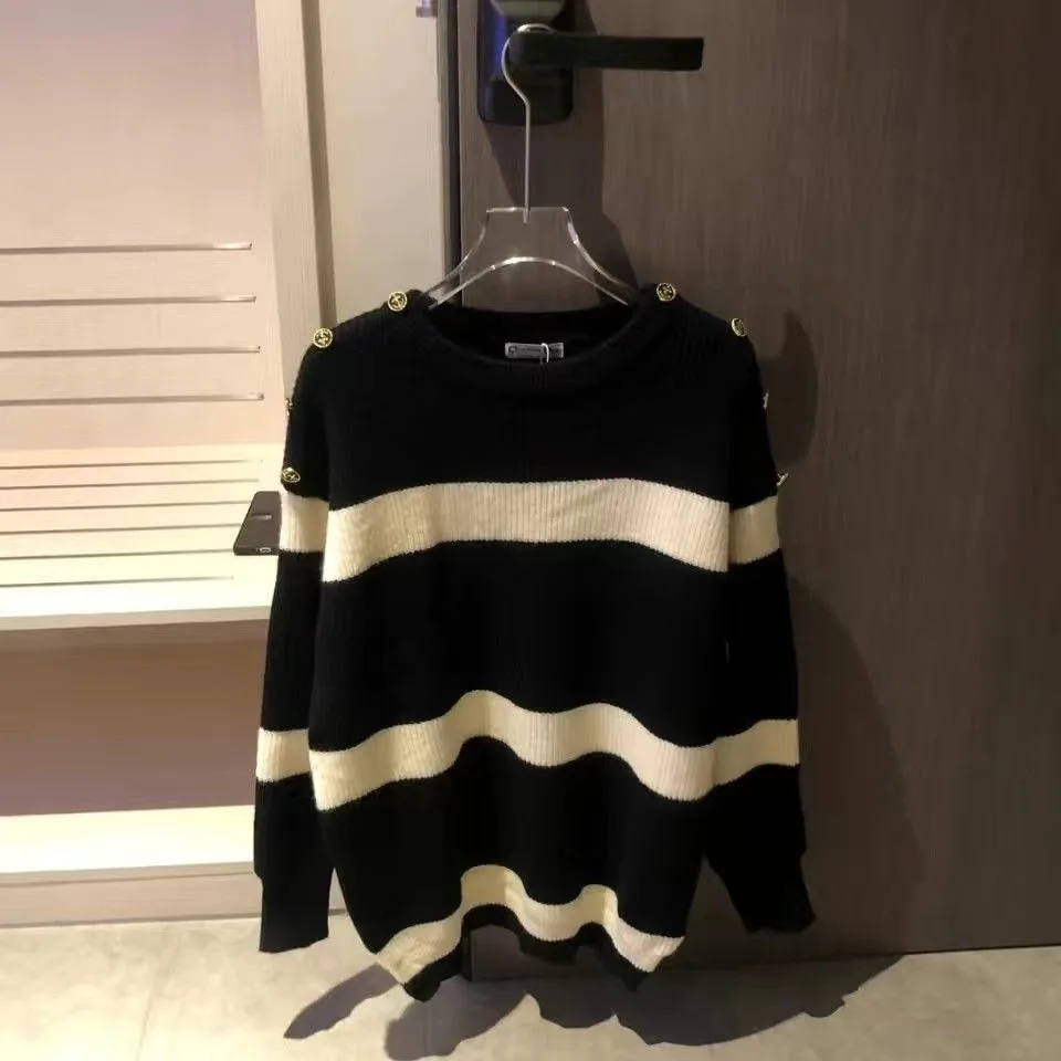 Luxury Brand Designer Knitted Pullovers for Women Black White Stripes Navy Buttons Loose Sweater
Luxury Brand Designer Knitted Pullovers for Women Black White Stripes Navy Buttons Loose Sweater