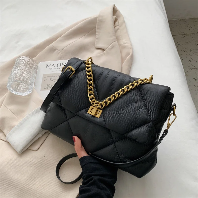 High Quality Solid Color Large Capacity Small Square Bag for Women 2022 New Fashion One Shoulder Soft Leather Chain Plaid Bag Cc
High Quality Solid Color Large Capacity Small Square Bag for Women 2022 New Fashion One Shoulder Soft Leather Chain Plaid Bag Cc