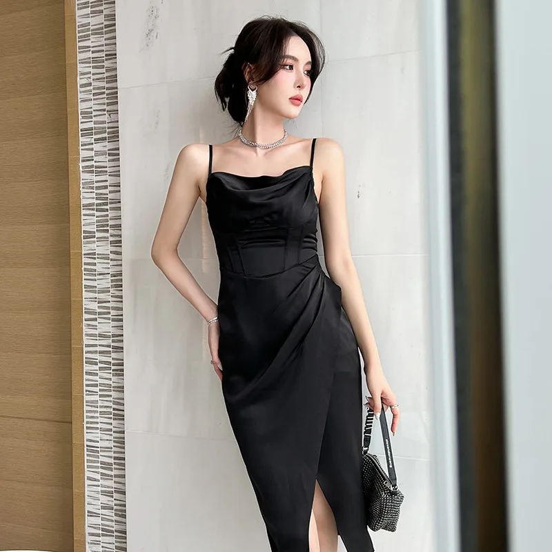 Summer New Women's French Black Suspender Slim Dress With Waist And Thin Inside Long Skirt
Summer New Women's French Black Suspender Slim Dress With Waist And Thin Inside Long Skirt