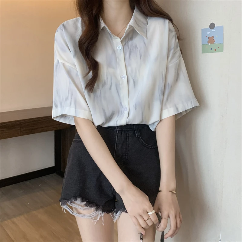Tie dyed white short sleeved shirt women's summer 2022 new design sense niche casual shirt French loose top
Tie dyed white short sleeved shirt women's summer 2022 new design sense niche casual shirt French loose top