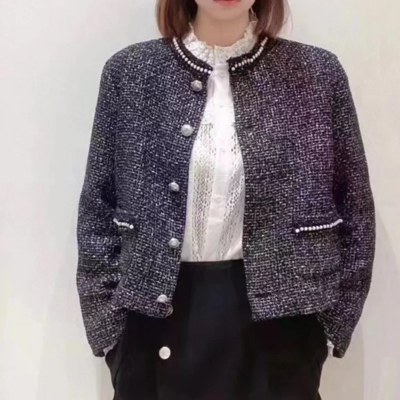 Женское осенне-зимнее короткое пальто с круглым вырезом
Женское осенне-зимнее короткое пальто с круглым вырезом