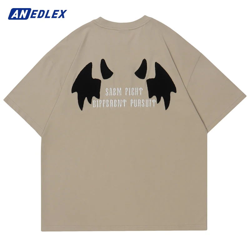 Hip Hop Men Fashion T Shirt Streetwear Letter Wing Embroidery T-Shirt Harajuku Summer Casual Loose Cotton Tops Tees Unisex
Hip Hop Men Fashion T Shirt Streetwear Letter Wing Embroidery T-Shirt Harajuku Summer Casual Loose Cotton Tops Tees Unisex
