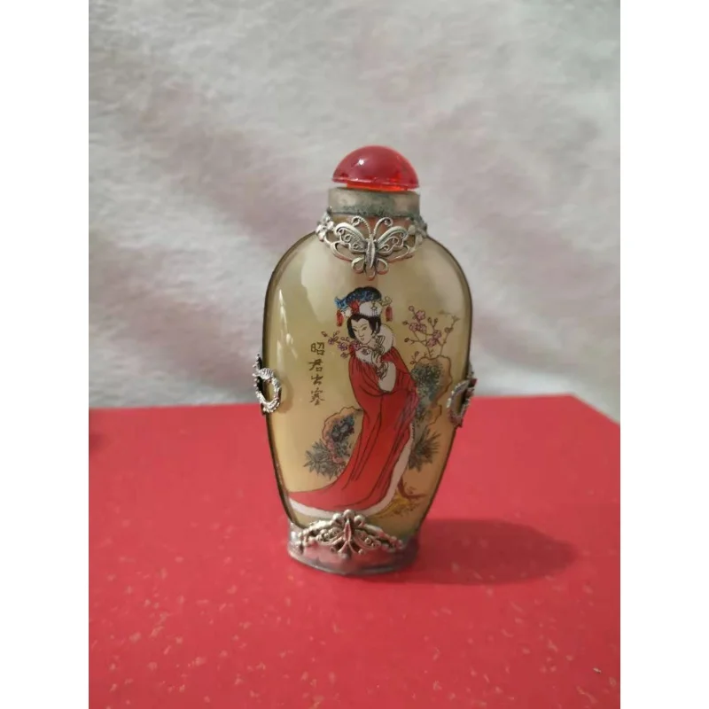 

Exquisite ancient Chinese painting glass snuff bottle， Deliver one at random glass bottle