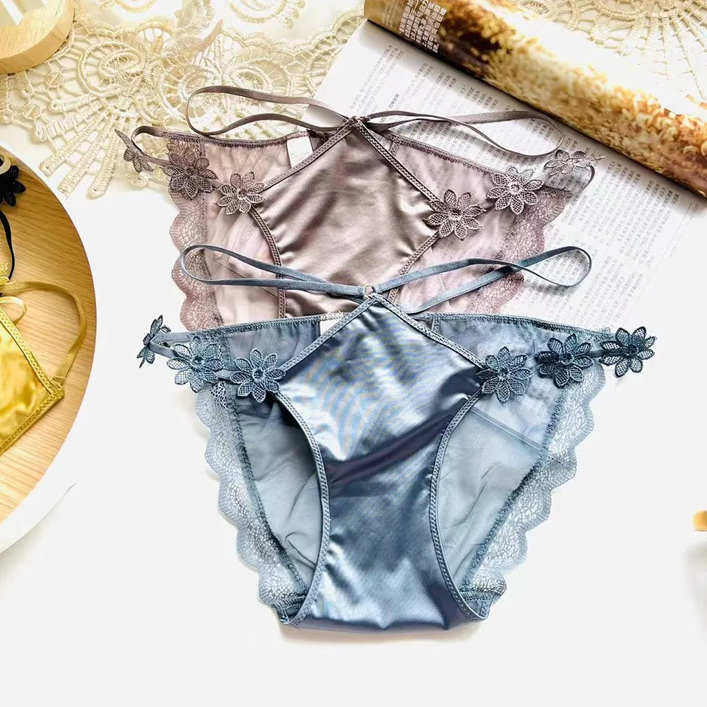 Breathable Thin Belt Solid Color Hollow Out Low-Waist Lovely Women Satin Panties Korean Underwear Lace Sweet Briefs
Breathable Thin Belt Solid Color Hollow Out Low-Waist Lovely Women Satin Panties Korean Underwear Lace Sweet Briefs